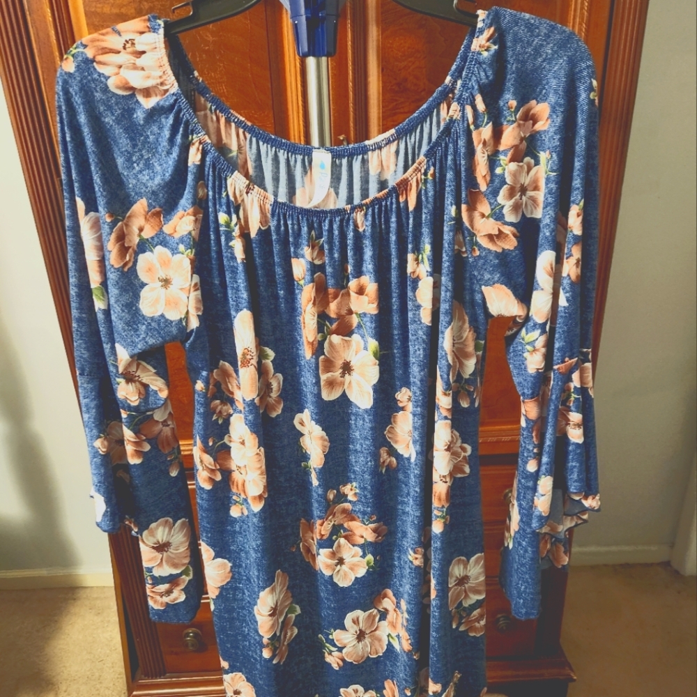 Paisley Grace Top, Size Large, 3/4 ruffled sleeves, Denim Blue w/ pink flowers